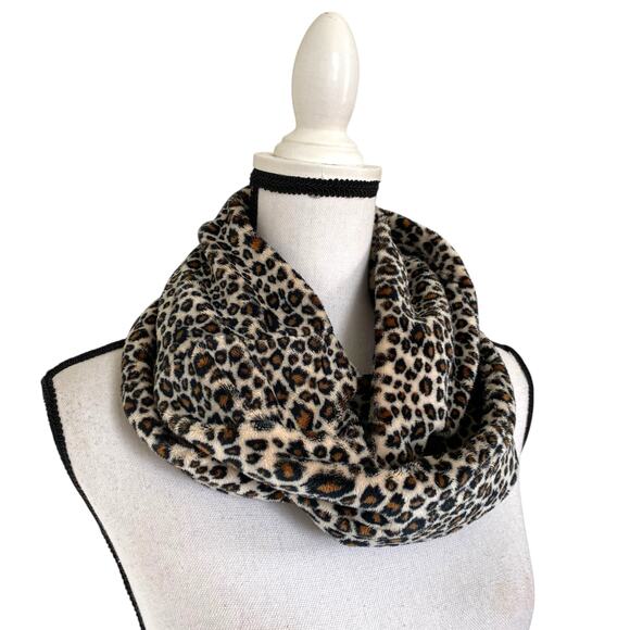 Leopard Print Plush Infinity Scarf Cozy Soft Neck warmer Animal Print - Picture 6 of 8